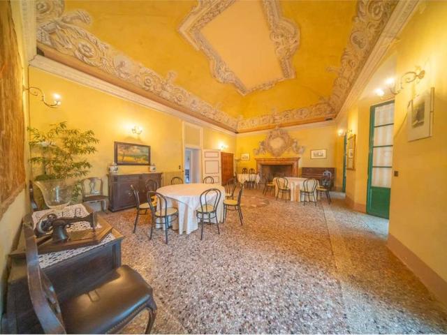 Villa Indipendente in vendita a Poma, Castello Cabiaglio