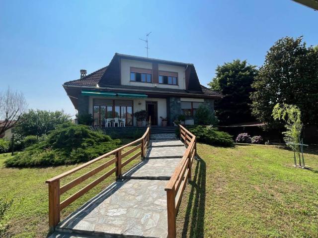 Villa Indipendente in vendita a Castello D'agogna, Lombardia