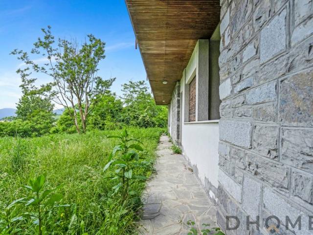 Villa Indipendente in vendita a Castello Di Brianza, Lombardia