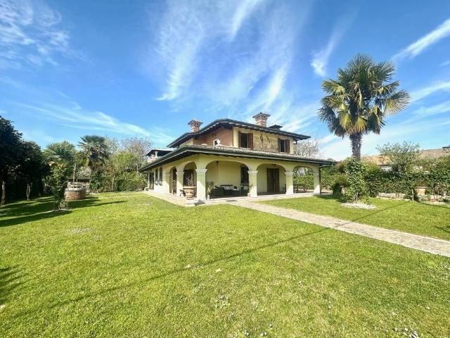 Villa Indipendente in vendita a Castello Di Godego, Veneto