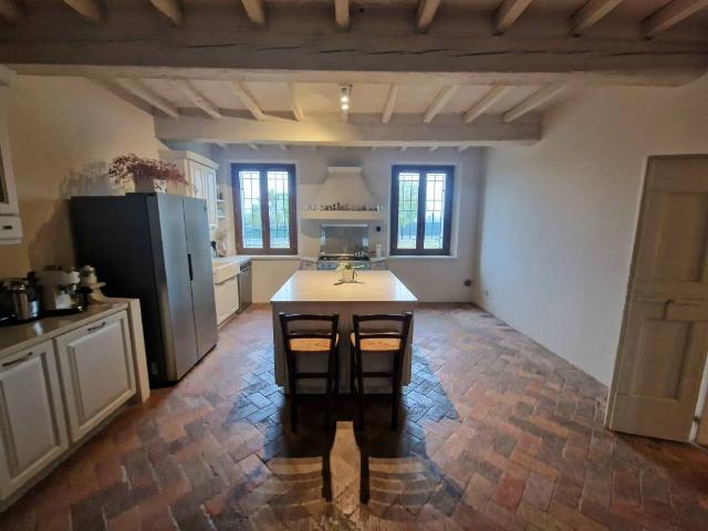 Villa Indipendente in vendita a Castellucchio, Lombardia
