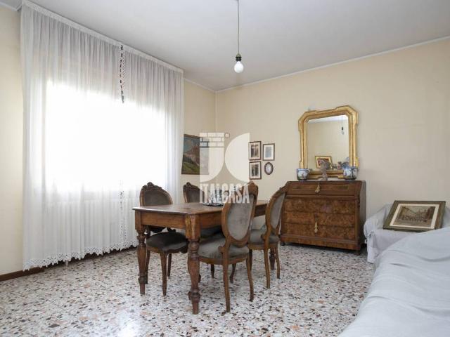 Villa Indipendente in vendita a Castellucchio, Lombardia