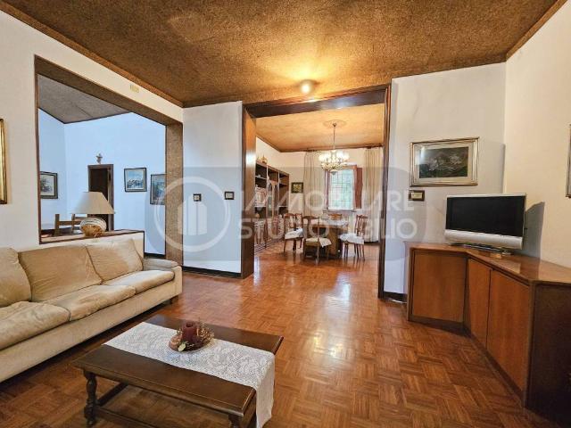Villa Indipendente in vendita a Castellucchio, Lombardia