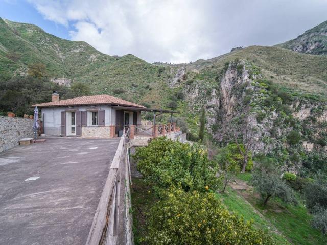 Villa Indipendente in vendita a Castelmola, Sicilia