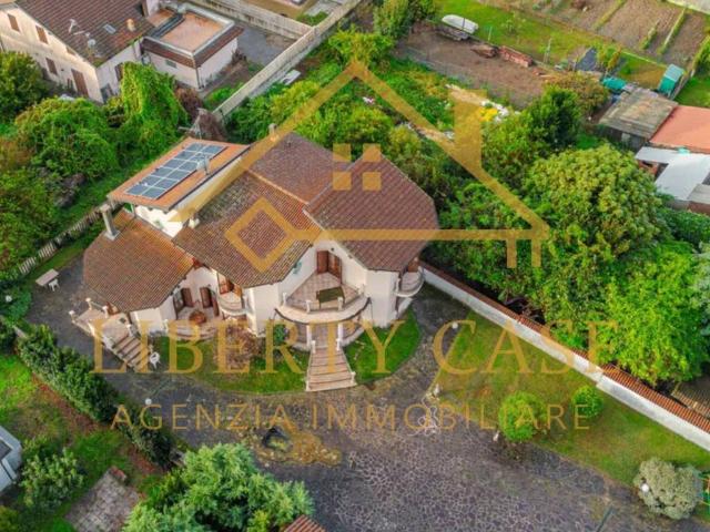 Villa Indipendente in vendita a Castelnovetto, Lombardia
