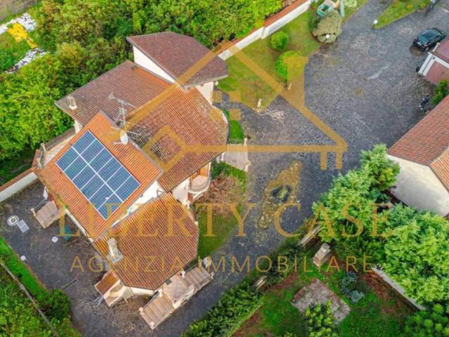 Villa Indipendente in vendita a Castelnovetto, Lombardia