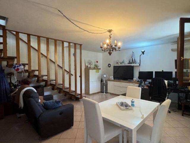 Villa Indipendente in vendita a Paludea / Palugjee, Castelnovo del Friuli / Cjastelgnûf