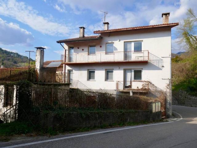 Villa Indipendente in vendita a Castelnovo Del Friuli, Friuli-Venezia Giulia