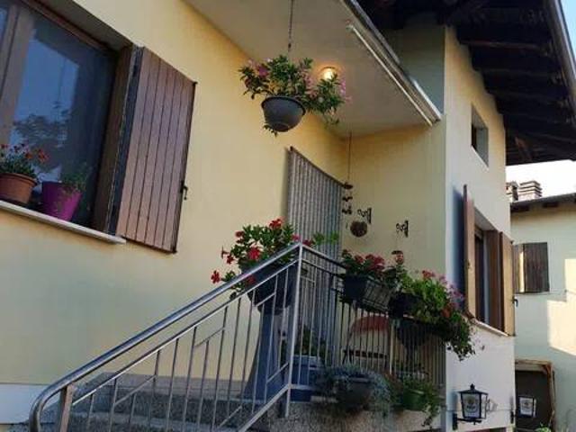 Villa Indipendente in vendita a Castelnovo Del Friuli, Friuli-Venezia Giulia