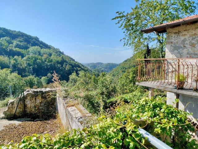 Villa Indipendente in vendita a Castelnovo Del Friuli, Friuli-Venezia Giulia