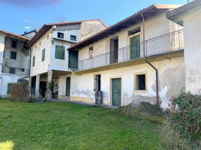 Villa Indipendente in vendita a Castelnovo Del Friuli, Friuli-Venezia Giulia