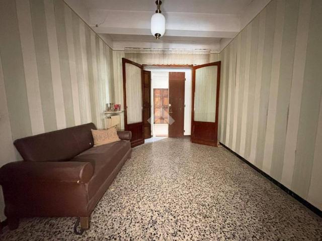 Villa Indipendente in vendita a Terra di Mezzo, Re