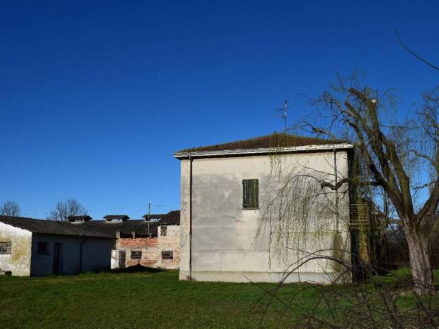 Villa Indipendente in vendita a Val d’Enza, Re