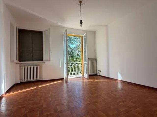 Villa Indipendente in vendita a Terra di Mezzo, Re