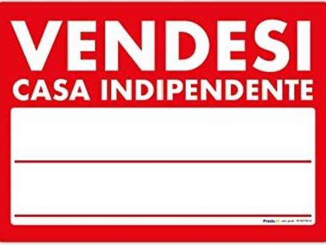 Villa Indipendente in vendita a Terra di Mezzo, Re