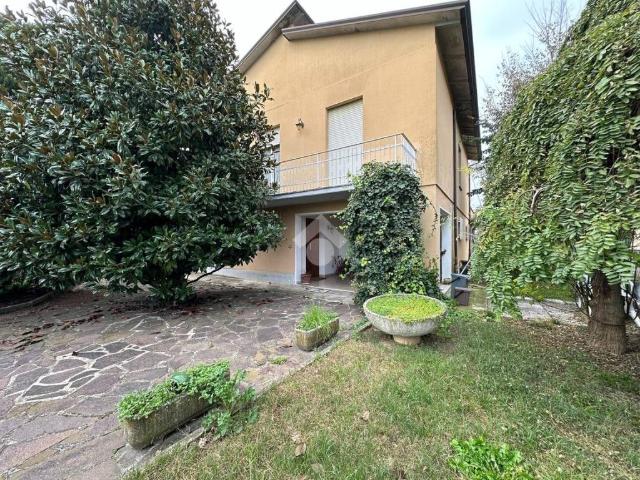 Villa Indipendente in vendita a Terra di Mezzo, Re