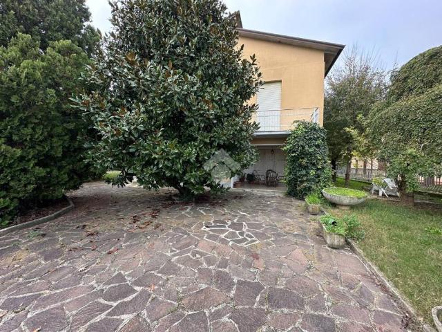 Villa Indipendente in vendita a Terra di Mezzo, Re