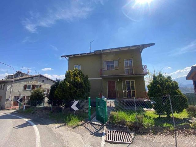 Villa Indipendente in vendita a Appennino Reggiano, Re