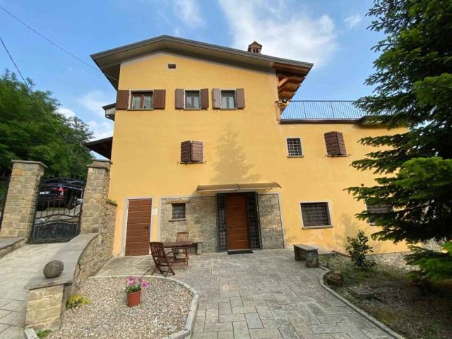 Villa Indipendente in vendita a Appennino Reggiano, Re