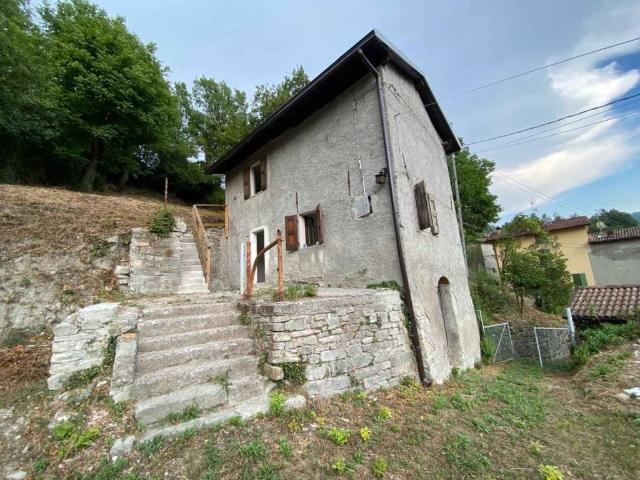 Villa Indipendente in vendita a Appennino Reggiano, Re