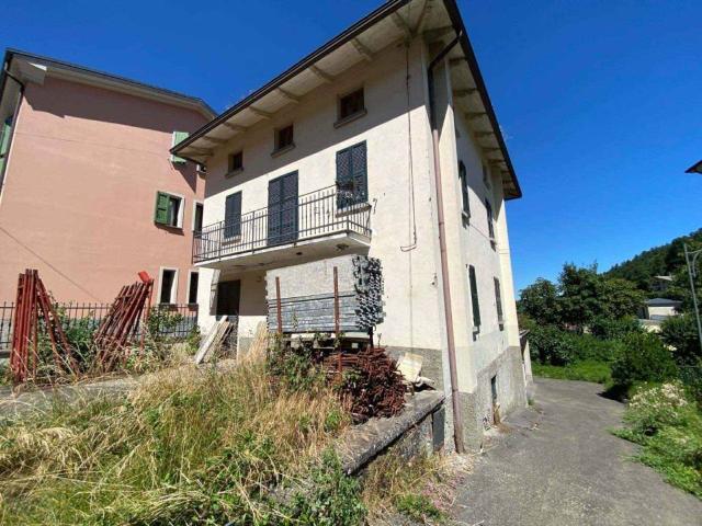 Villa Indipendente in vendita a Appennino Reggiano, Re