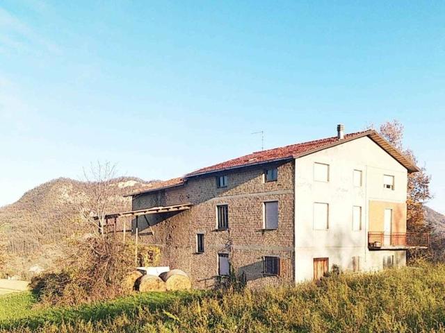 Villa Indipendente in vendita a Appennino Reggiano, Re