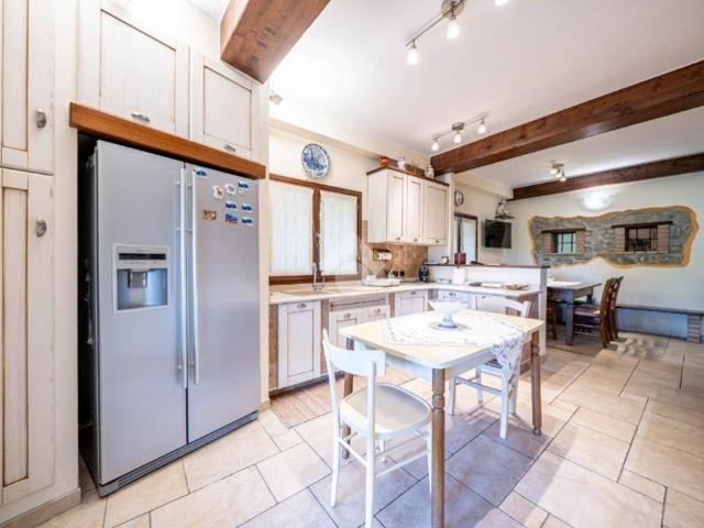 Villa Indipendente in vendita a Appennino Reggiano, Re