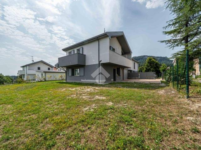 Villa Indipendente in vendita a Appennino Reggiano, Re