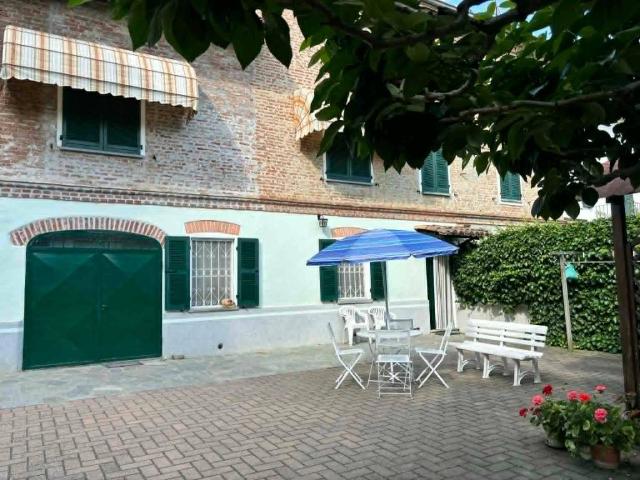 Villa Indipendente in vendita a Piemonte, Asti