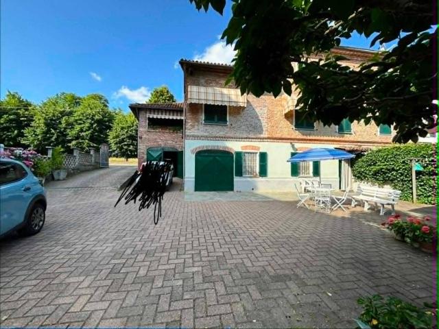 Villa Indipendente in vendita a Piemonte, Asti