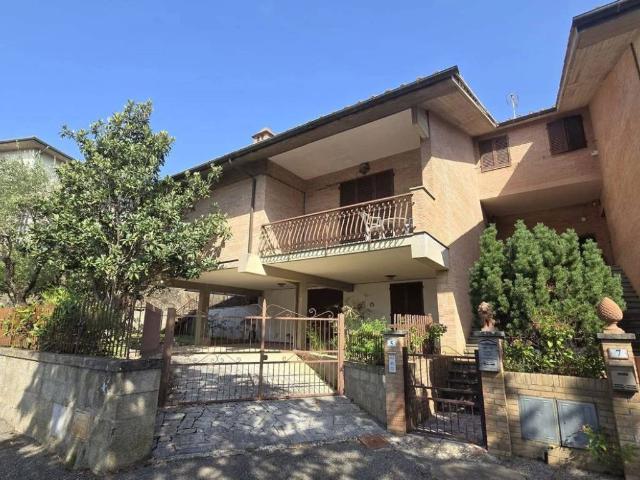 Villa Indipendente in vendita a Castelnuovo Berardenga, Toscana