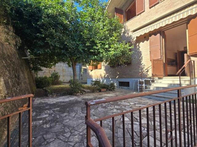 Villa Indipendente in vendita a Castelnuovo Berardenga, Toscana