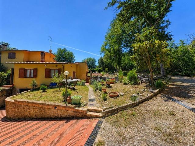 Villa Indipendente in vendita a Castelnuovo Berardenga, Toscana
