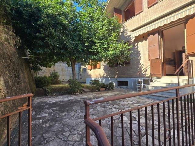 Villa Indipendente in vendita a Castelnuovo Berardenga, Toscana