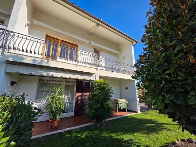 Villa Indipendente in vendita a Castelnuovo Berardenga, Toscana
