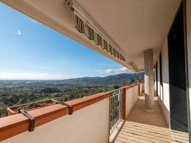 Villa Indipendente in vendita a Castelnuovo Cilento, Campania