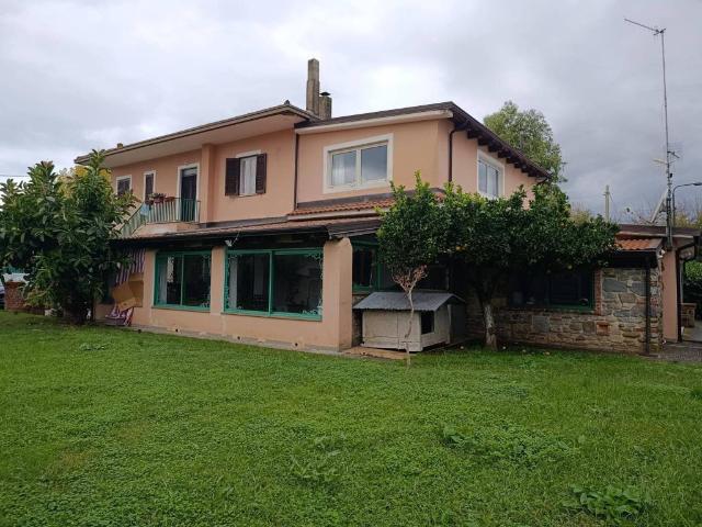 Villa Indipendente in vendita a Castelnuovo Cilento, Campania