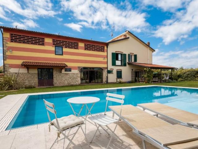Villa Indipendente in vendita a Castelnuovo Del Garda, Veneto