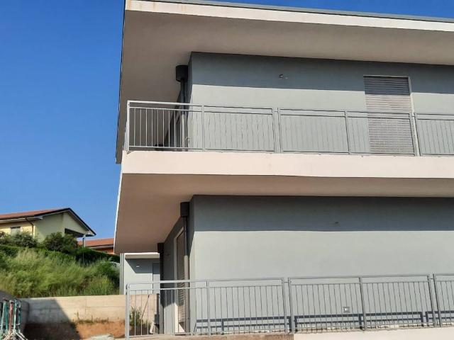 Villa Indipendente in vendita a Castelnuovo Del Garda, Veneto