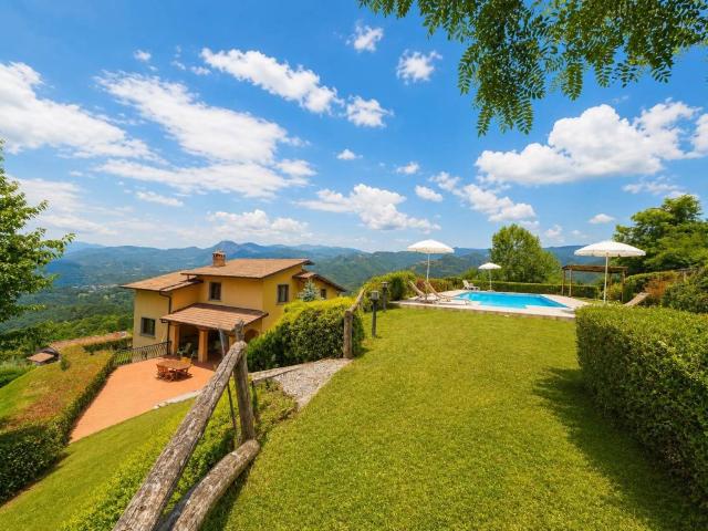 Villa Indipendente in vendita a Unione Comuni Garfagnana, Castelnuovo Di Garfagnana