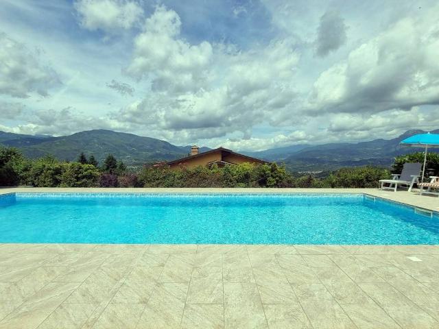 Villa Indipendente in vendita a Unione Comuni Garfagnana, Gallicano