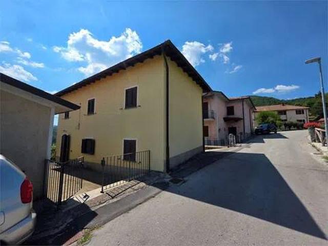 Villa Indipendente in vendita a Croce-Stazzana, Castelnuovo di Garfagnana