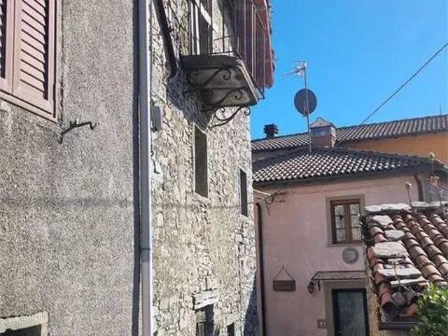 Villa Indipendente in vendita a Croce-Stazzana, Castelnuovo di Garfagnana