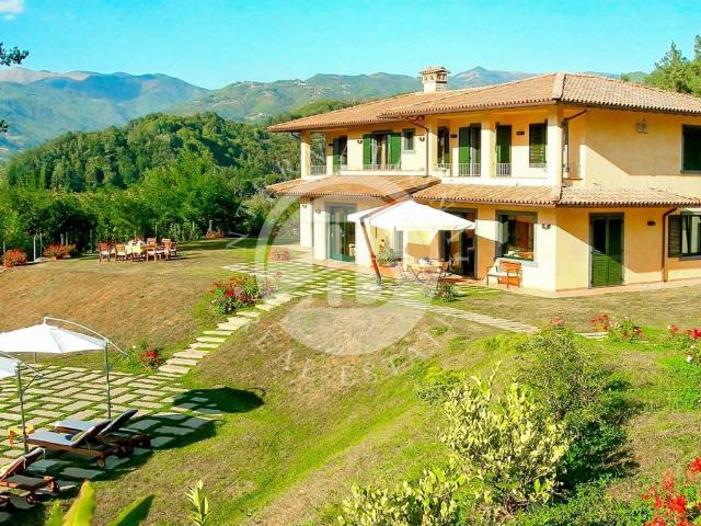 Villa Indipendente in vendita a Unione Comuni Garfagnana, Castelnuovo Di Garfagnana
