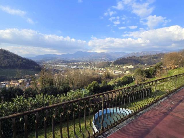 Villa Indipendente in vendita a Unione Comuni Garfagnana, Castelnuovo Di Garfagnana