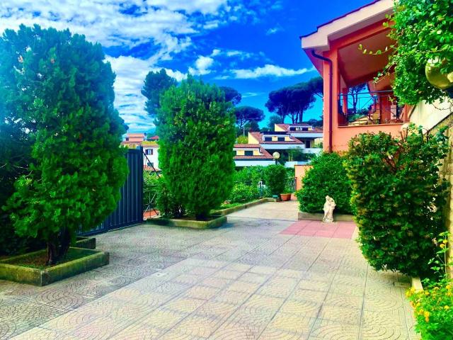 Villa Indipendente in vendita a Roma Capitale, Lazio