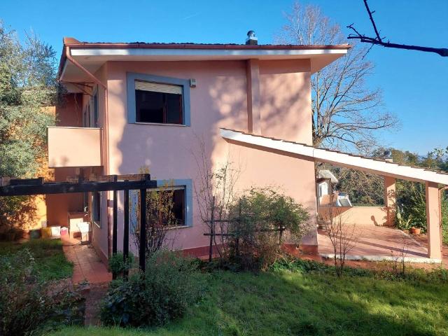 Villa Indipendente in vendita a Castelnuovo di Porto, Roma Capitale