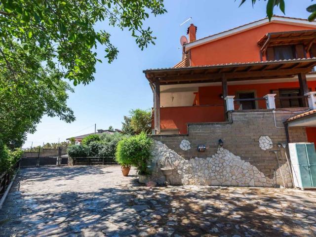 Villa Indipendente in vendita a Roma Capitale, Lazio