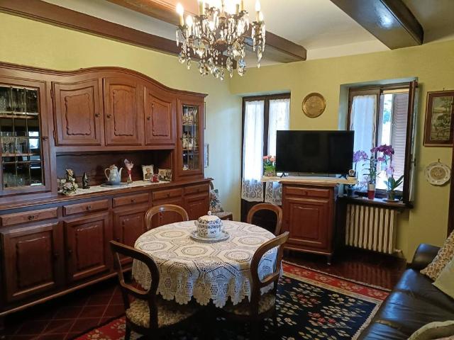 Villa Indipendente in vendita a Piemonte, Asti