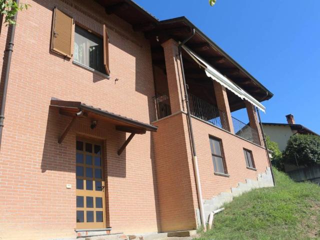 Villa Indipendente in vendita a Piemonte, Asti